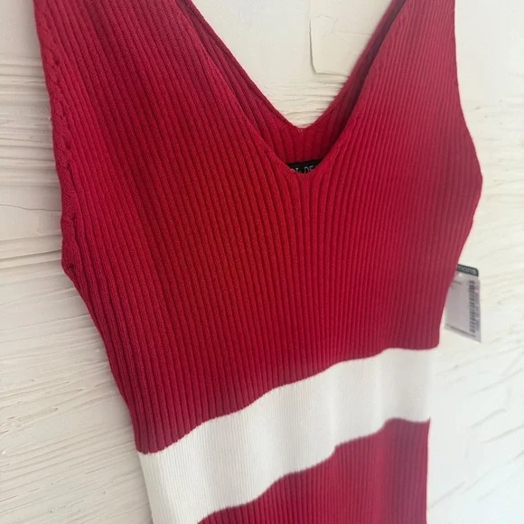 NWT! Simons | Size L | Red Ribbed Stretch Dress - Picture 8 of 8